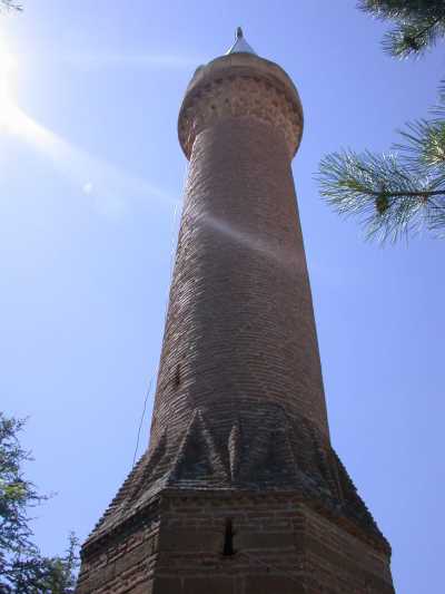 Kırık Minare Camii